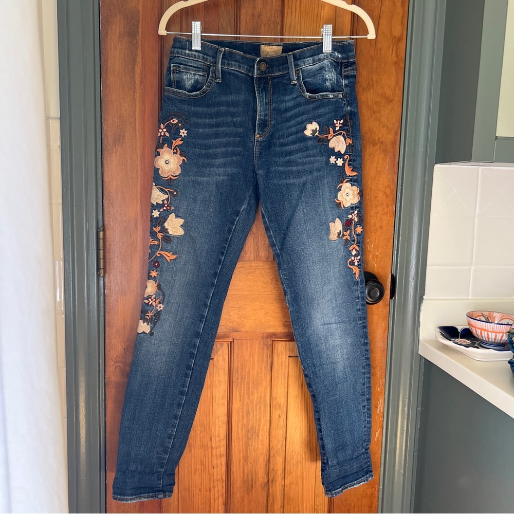 🌸 DRIFTWOOD Floral Embroidered Jeans